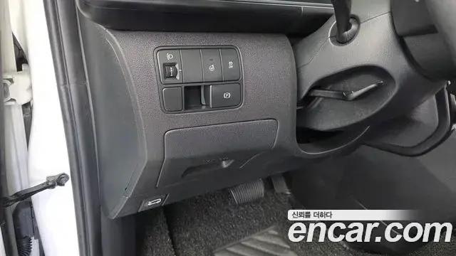 Hyundai Staria 2025 — ფოტო 18/20