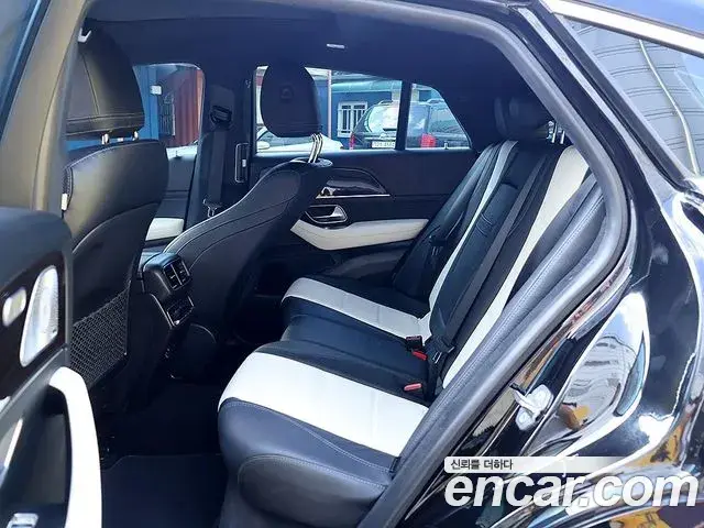 Mercedes-Benz GLE-Class 2021 — Фото 8/17