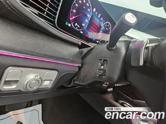 Mercedes-Benz GLE-Class 2026 — Photo 15/20