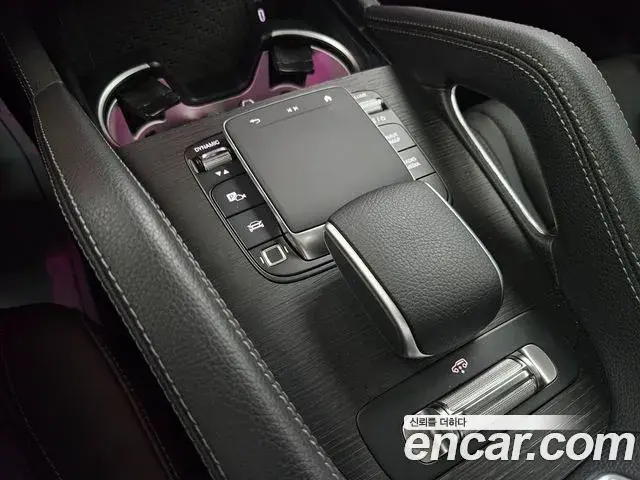 Mercedes-Benz GLE-Class 2026 — Photo 16/20
