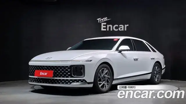 Hyundai Grandeur 2023 — Фото 1/20