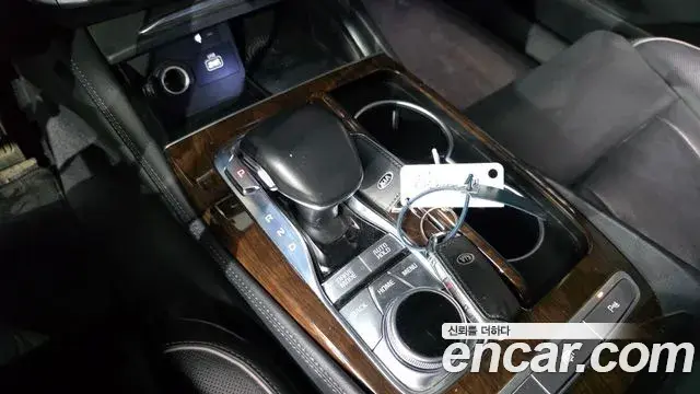 Kia The K9 2020 — Photo 9/20