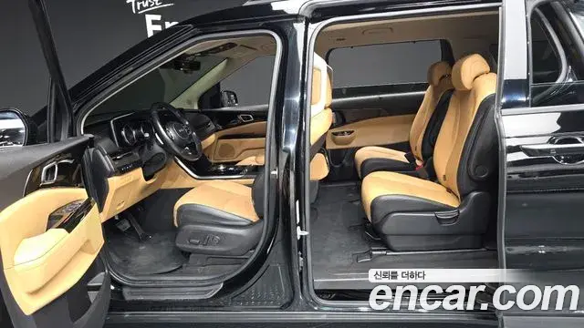 Kia Carnival 2022 — Photo 11/20