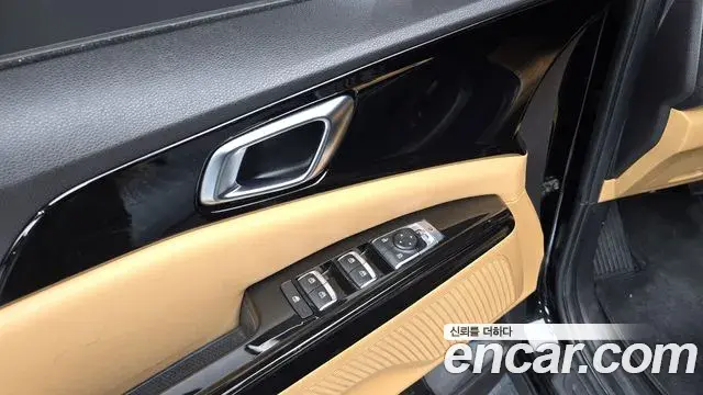 Kia Carnival 2022 — Photo 17/20
