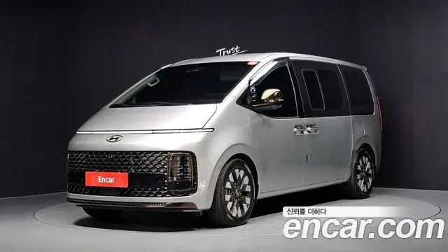 Hyundai Staria 2021 — Photo 1/20