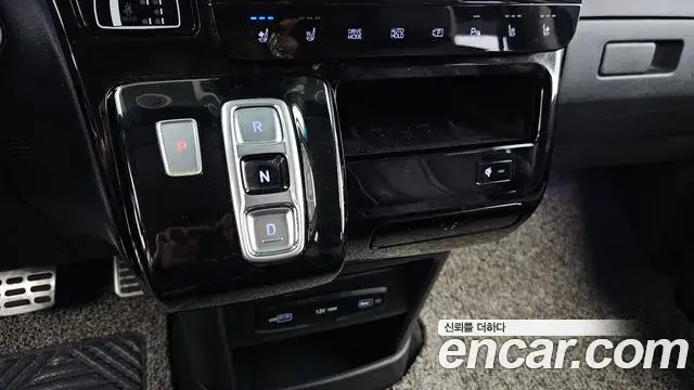 Hyundai Staria 2021 — Photo 9/20