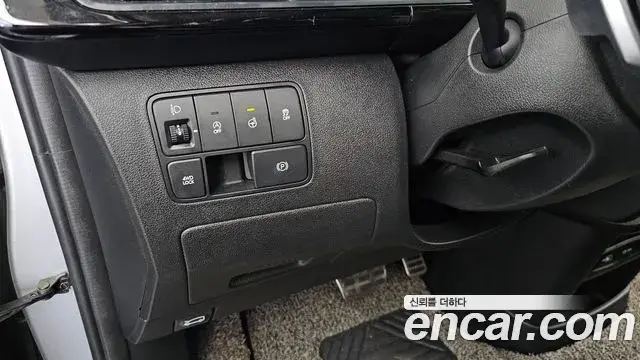Hyundai Staria 2021 — Photo 14/20