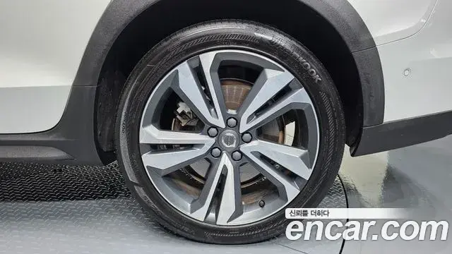 Volvo V60 Cross Country 2019 — Şəkil 1/35