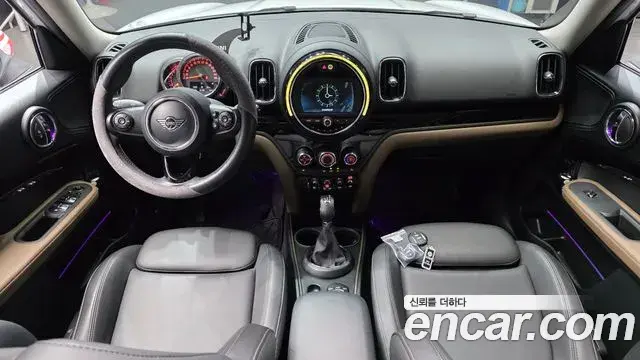 Mini Cooper Countryman 2019 — Photo 7/20