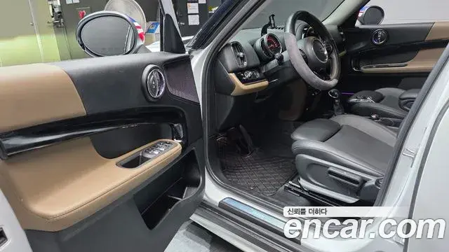 Mini Cooper Countryman 2019 — Photo 10/20
