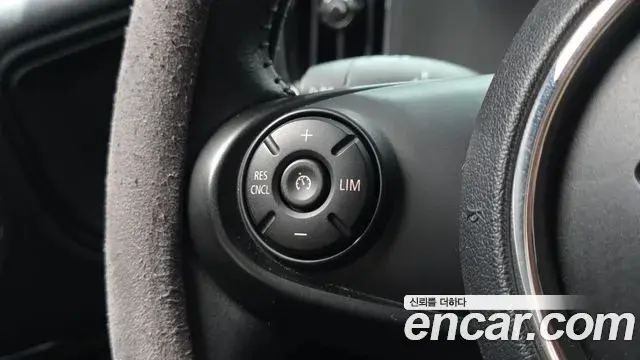 Mini Cooper Countryman 2019 — Photo 18/20