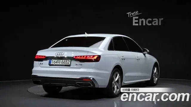 Audi A4 2020 — Фото 2/20