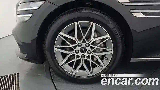 Genesis Electrified G80 2025 — Photo 5/20