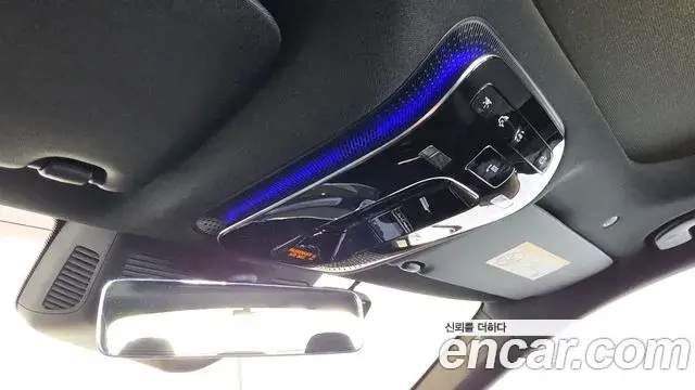 Mercedes-Benz C-Class 2026 — Photo 16/18