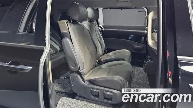 Kia Carnival 2024 — Фото 11/20