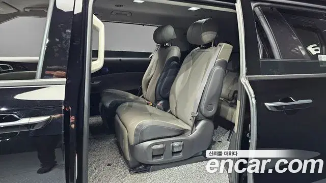 Kia Carnival 2024 — Фото 12/20