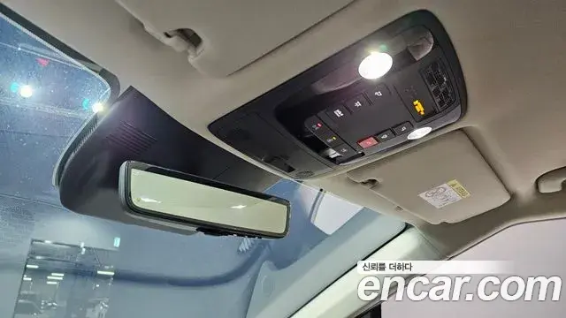 Kia Carnival 2024 — Фото 17/20
