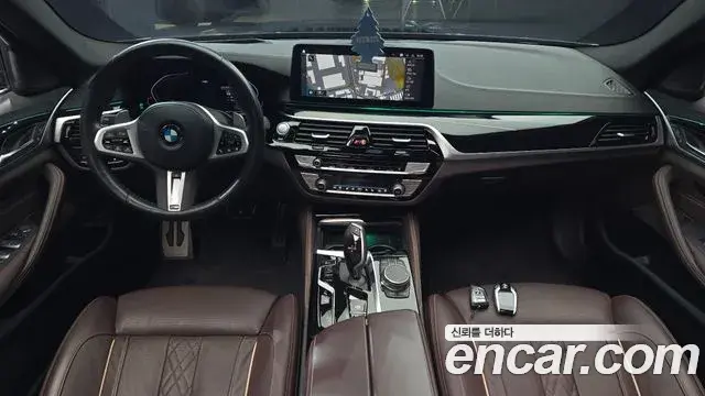 BMW 5 Series 2023 — Photo 7/20