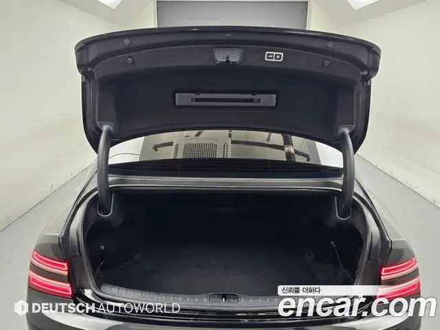 Genesis Electrified G80 2022 — Şəkil 17/20