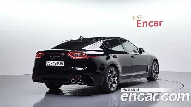 Kia Stinger 2018 — Photo 1/20