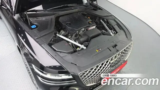 Genesis Electrified G80 2022 — Photo 6/20