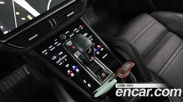 Porsche Cayenne 2020 — Фото 9/20
