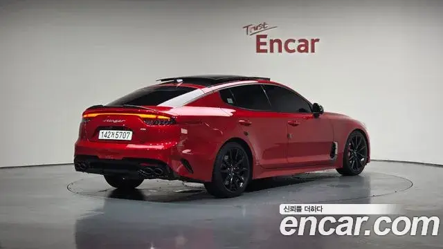 Kia Stinger Meister 2022 — Photo 12/20