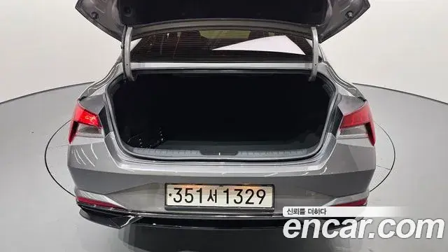 Hyundai The New Avante Hybrid 2021 — Photo 7/20