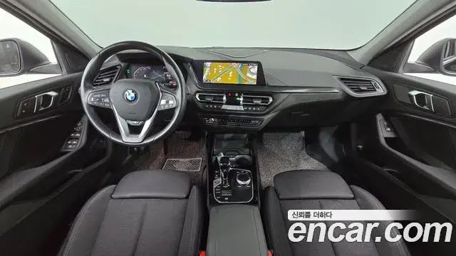 BMW 1 Series 2023 — Şəkil 11/20