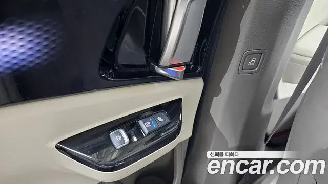 Kia Carnival 2022 — Фото 18/20