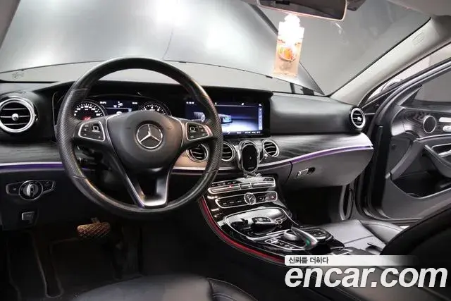 Mercedes-Benz E-Class 2018 — Photo 20/20