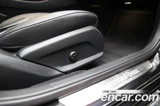 Mercedes-Benz E-Class 2018 — Photo 4/20