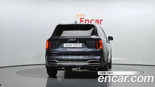 Kia Sorento 2023 — ფოტო 15/20