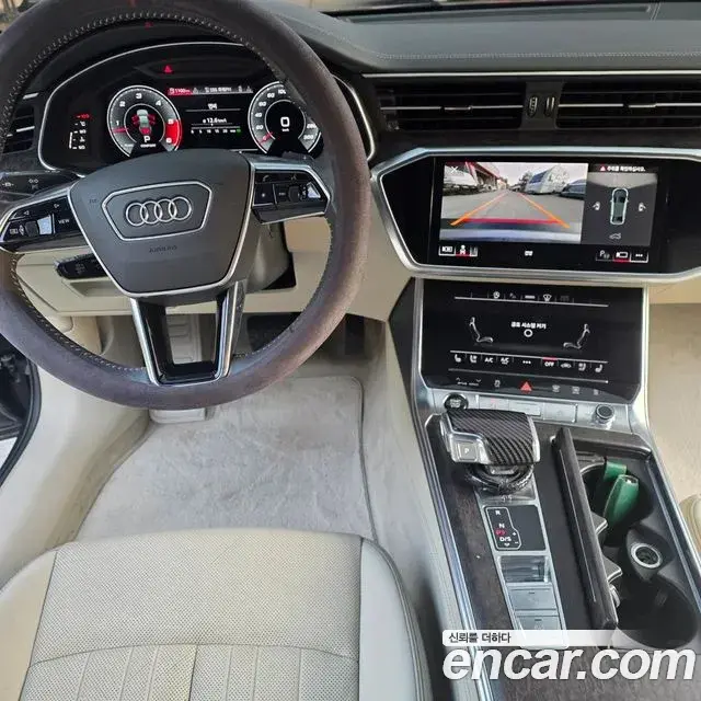Audi A6 2021 — ფოტო 14/18