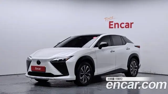 Lexus RZ450e 2023 — Şəkil 8/20