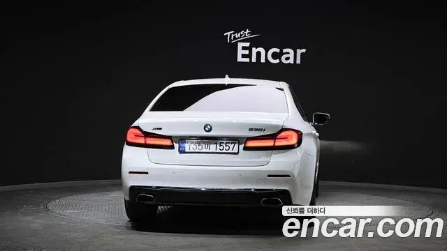 BMW 5 Series 2020 — ფოტო 19/20