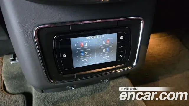 Bentley Bentayga 2020 — Şəkil 13/20