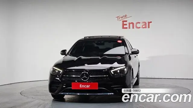 Mercedes-Benz E-Class 2021 — Photo 5/20