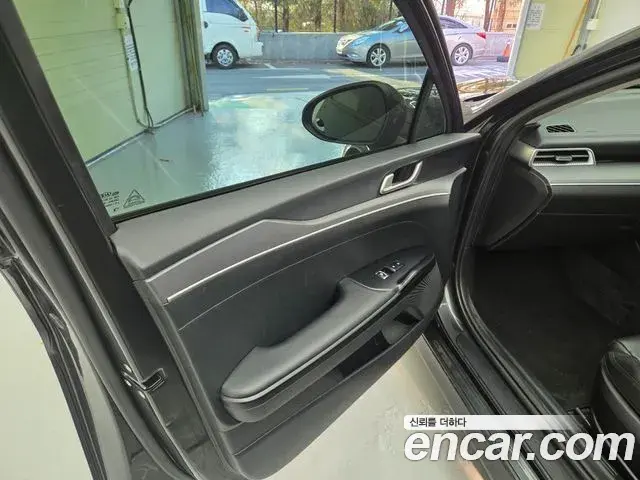 Kia K5 2020 — Şəkil 12/18