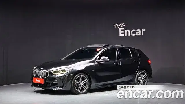 BMW 1 Series 2022 — ფოტო 1/20