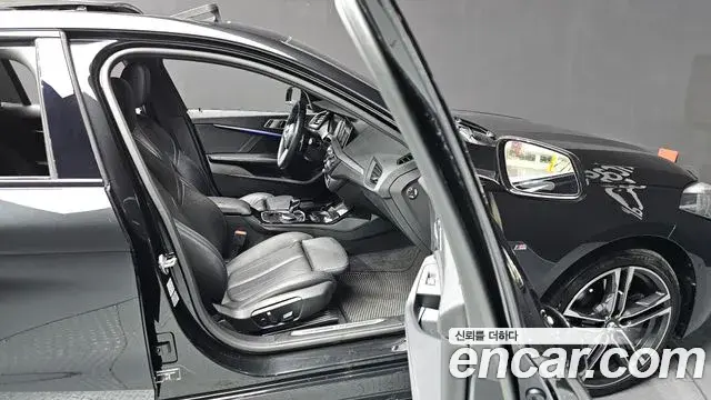 BMW 1 Series 2022 — ფოტო 6/20