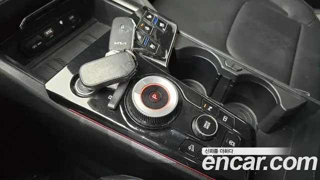 Kia Sportage 2023 — ფოტო 17/20