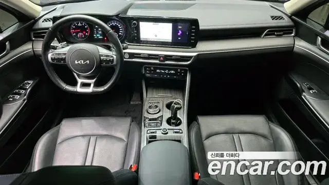 Kia K5 2022 — ფოტო 16/20