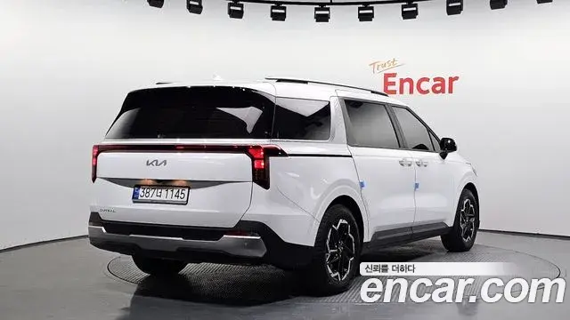 Kia Carnival 2024 — Photo 2/20