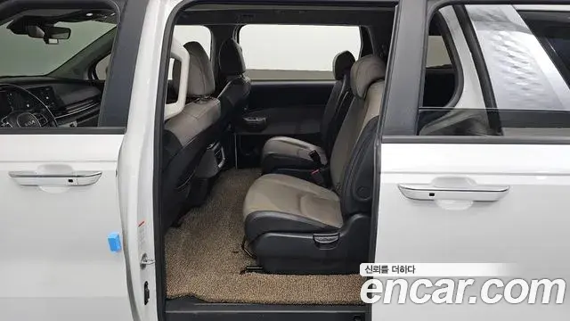 Kia Carnival 2024 — Photo 11/20