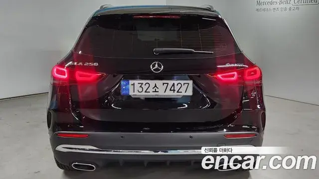 Mercedes-Benz GLA-Class 2022 — ფოტო 11/17
