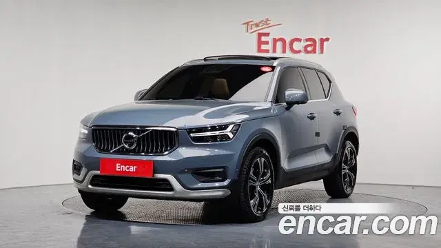 Volvo XC40 2022 — Photo 11/20
