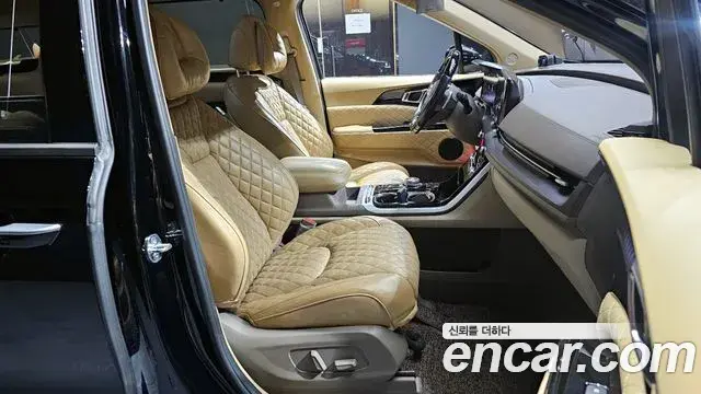 Kia Carnival 2021 — Photo 19/20