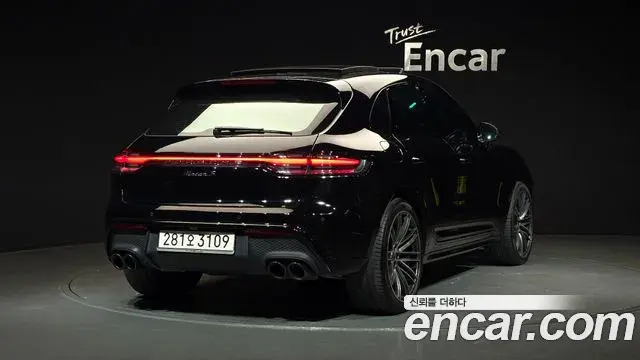 Porsche Macan 2023 — Şəkil 19/20