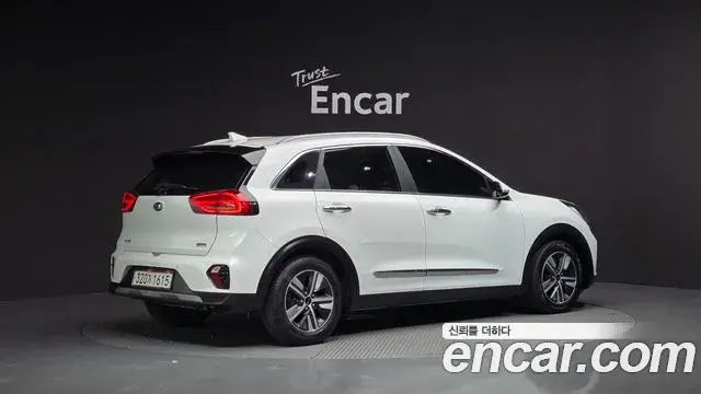 Kia Niro 2020 — ფოტო 2/20